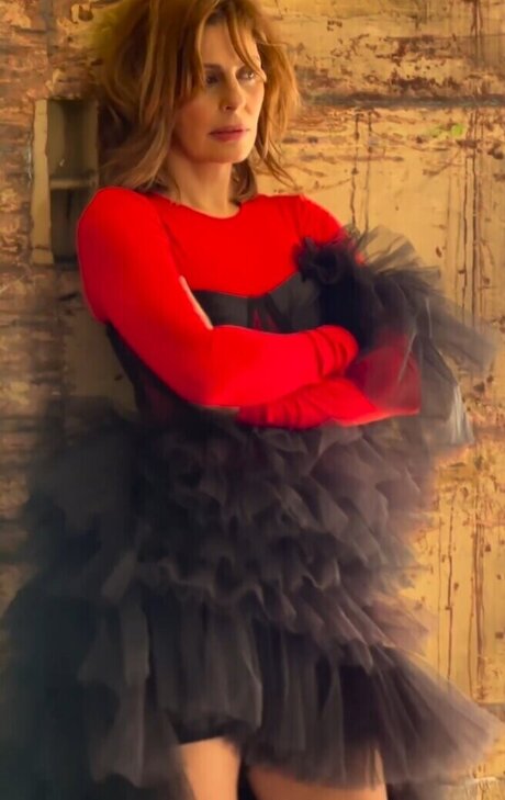 Funda Vanroy hd pornstar pic