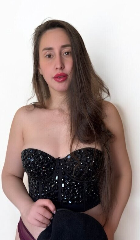 Melike Bulu top model archive