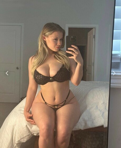 Erin Nicole erotic actress gallery