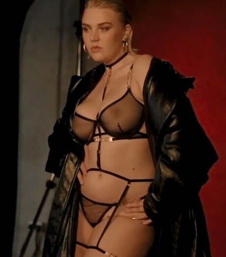 Rebecca Lucy Taylor pornstar pretty img