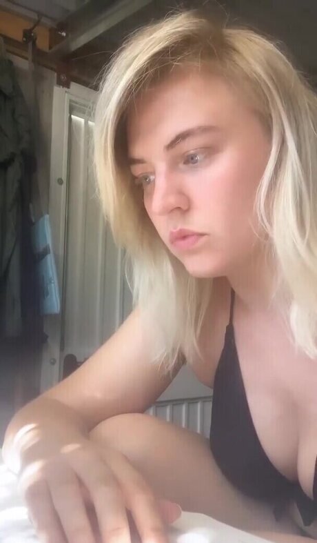 Rebecca Lucy Taylor sexy star photo