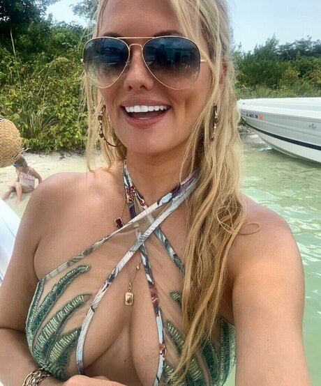 Courtneyhansen pornstar erotic photo