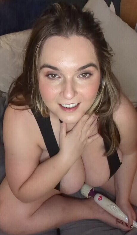 Emilywiththejuice beautiful actress picture