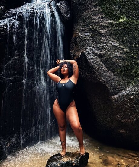 kortynie nudes actress img