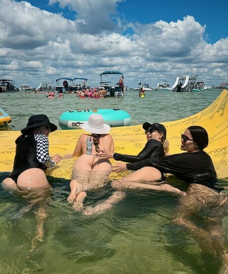 Nelly Becmac hot star photo