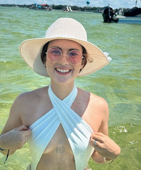 Nelly Becmac model best picture