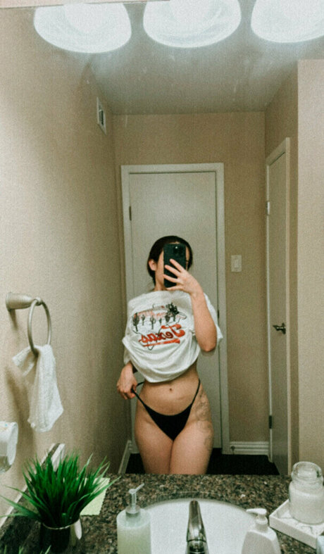 Nelly Becmac exclusive pornstar image