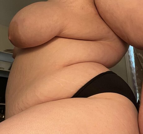 YouMystMe beautiful model picture