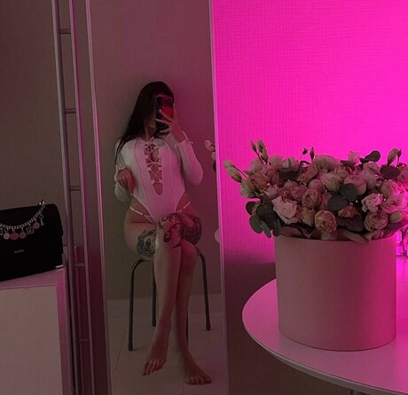 leonesan pornographic model image