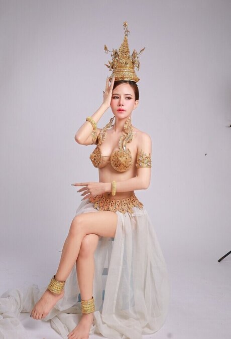 Cream Chabodee model pornographic pics