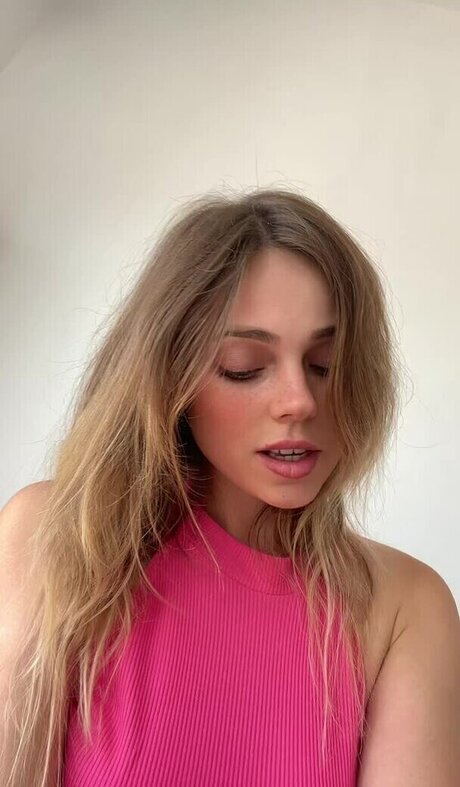 Velvet Tatti star adult picture