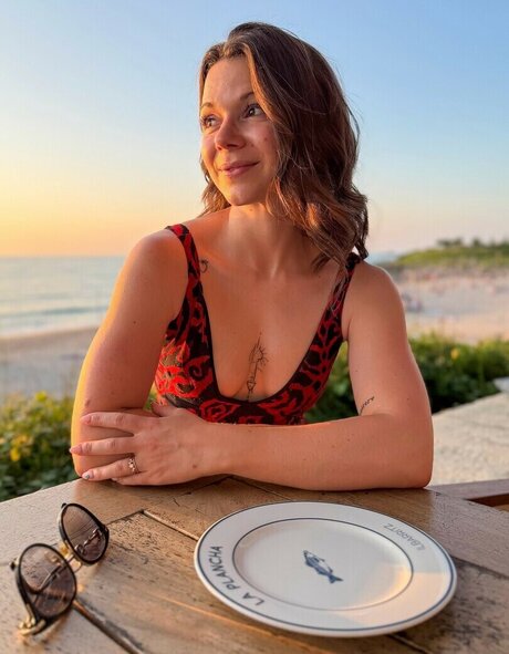 18 year old onlyfans nudes images