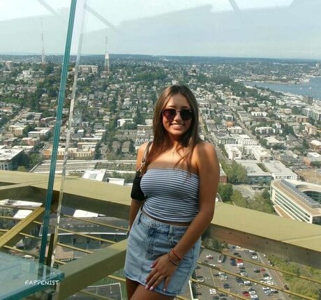 Alexis Ryan star perfect picture