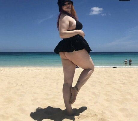 Ivy Riina nice actress image