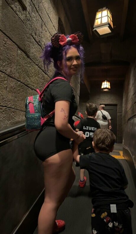 Mary Liven nudes model images