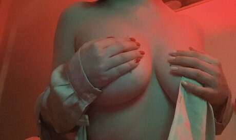 Masha Hima Boosty adult model pic