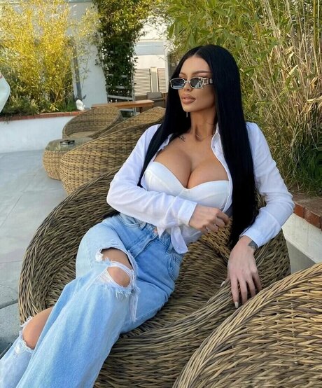 Adina Tatiana exclusive actress img