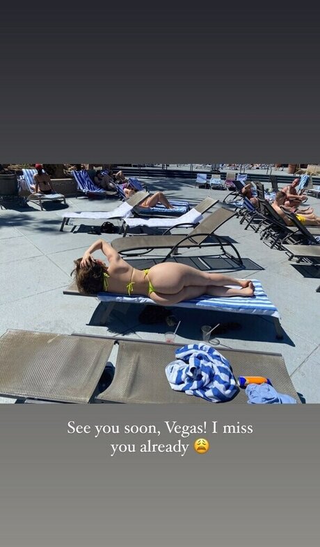 jennypetersonnn model free photos