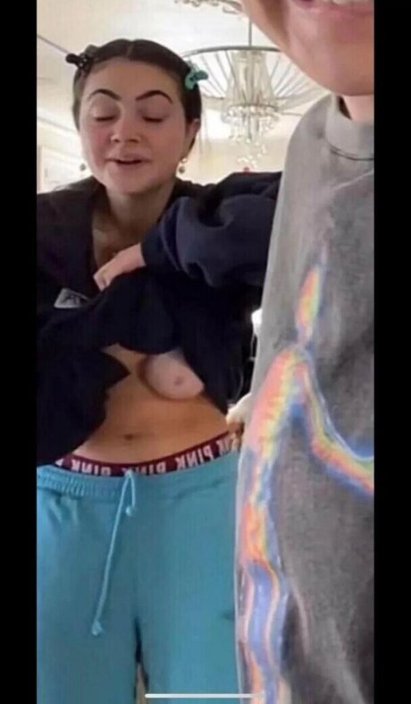 Sara Hesri art model photos