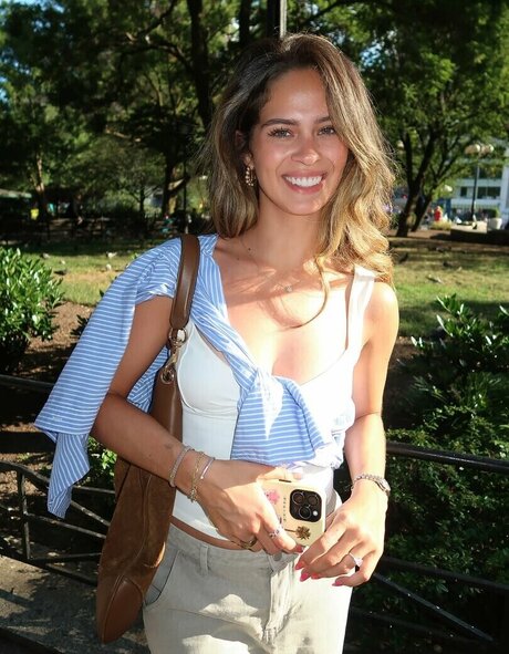 Kelsey Anderson hot actress archive