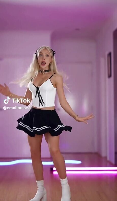 Emma Xlouise hd actress galleries