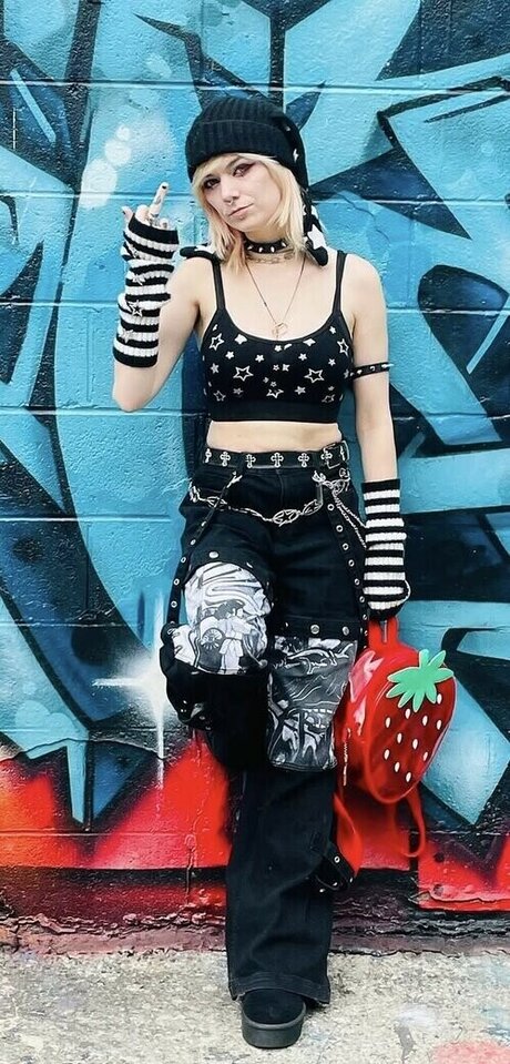 Noel Malphoi star porn galleries