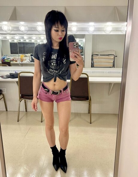 Connie Han hot star pics