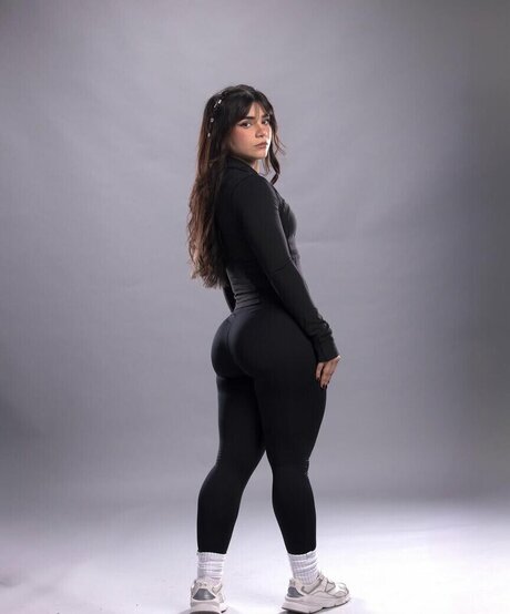 Alanalarana model naked img