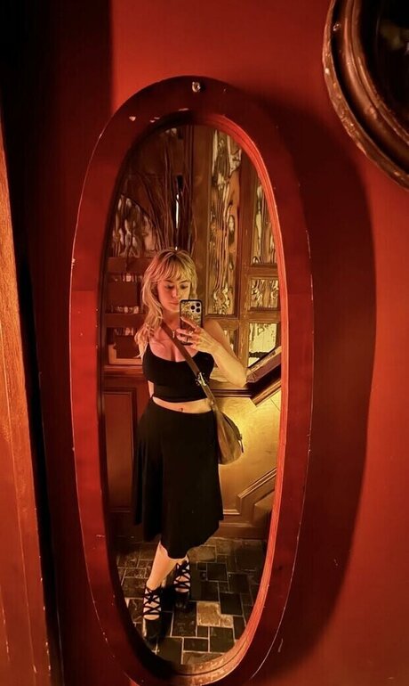 Ella Ballentine art model gallery