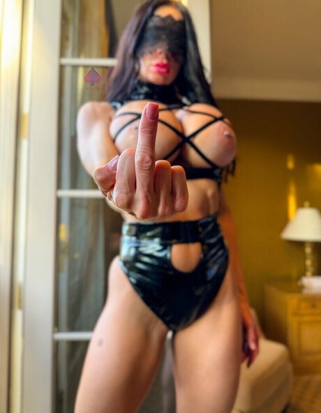 Emily Salazar model free img