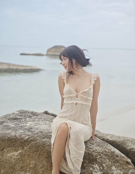 Luna Lovekiss model pornographic galleries