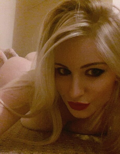 Jess Davies high quality model images