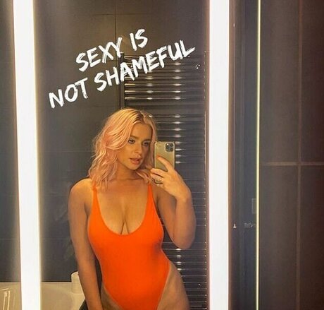 Jess Davies pornstar hd pics