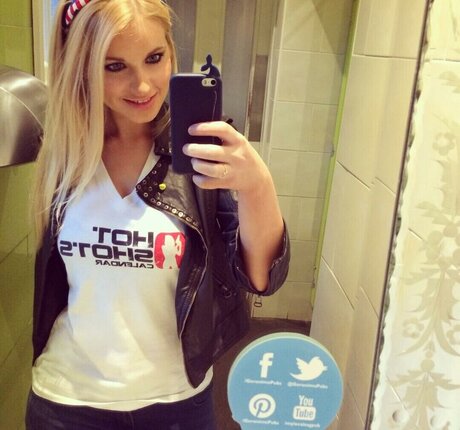 Jess Davies top model img