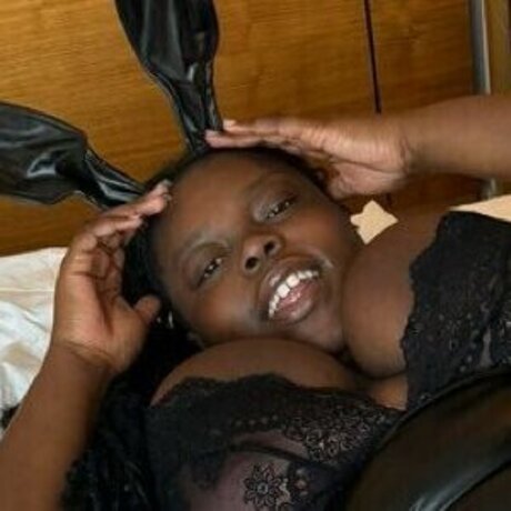 Tara Daley model pornographic picture