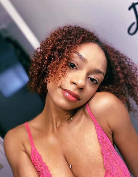 Tpnaomi best model pictures