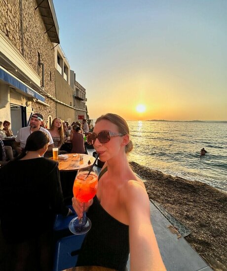 Nursevirg model art photo