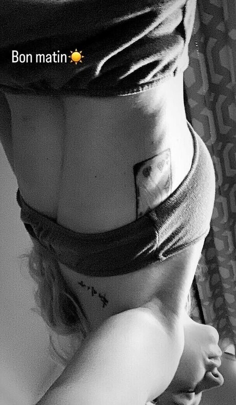 Nursevirg naked model gallery