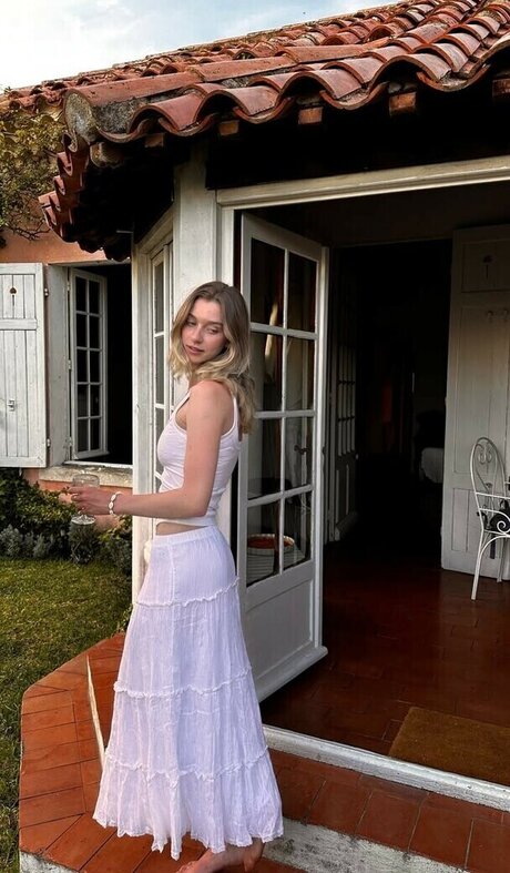 Nursevirg sexy model img