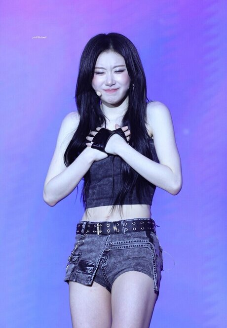 18 year old onlyfans art naked images