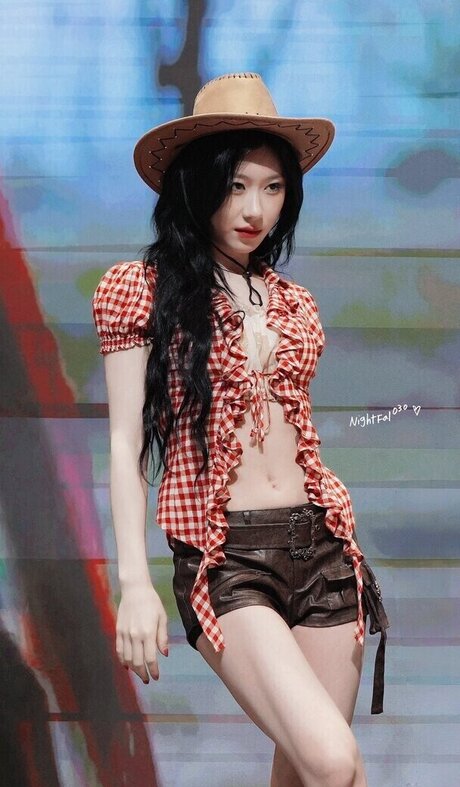 Chaeryeong exclusive actress pics