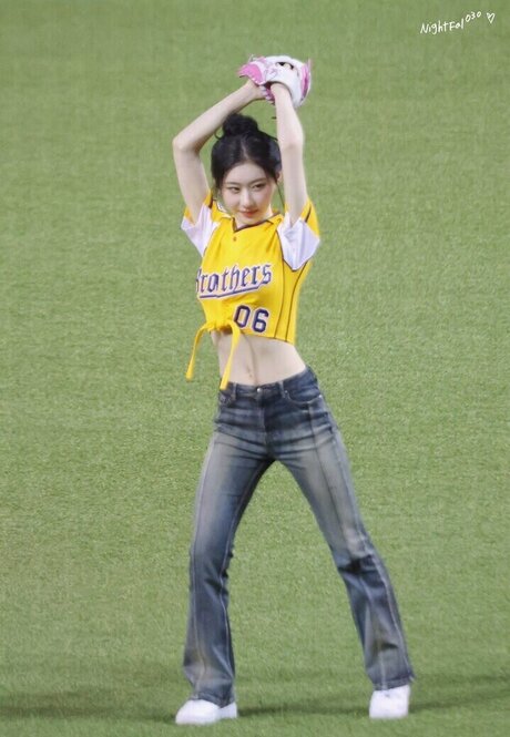 Chaeryeong pornstar erotic pictures