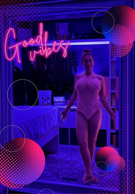 LetzBimbo sexy model pictures