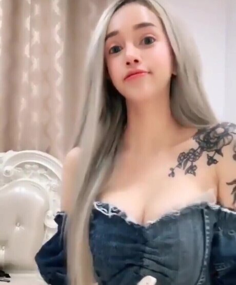 violetgood666 exclusive model pic