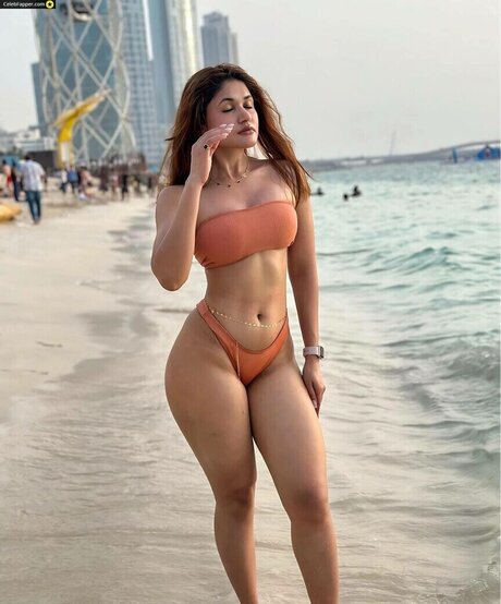 Soniya Khatri nude model gallery