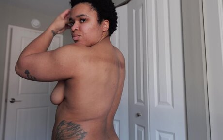 retro onlyfans hot naked image