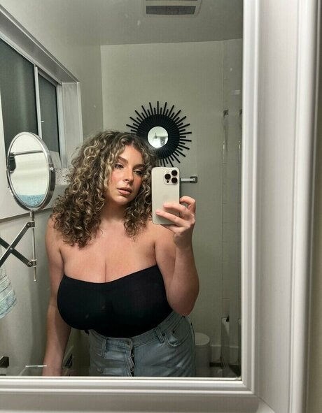 alexonthemic art model photos