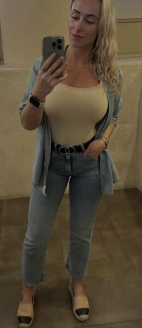 Carolina Monsalve beautiful star pic