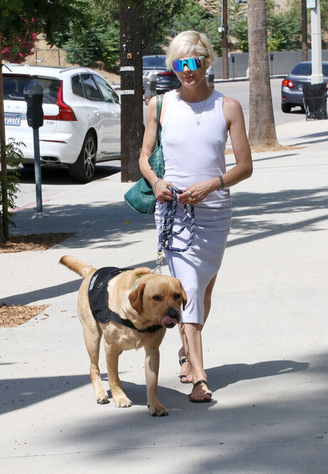 Selma Blair star naked img