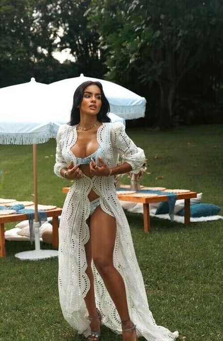 Priscilla Aqilla nice star pictures